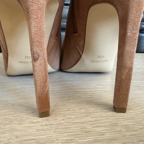 Nine West Tries Pointed Toe Ankle Booties Cognac Suede Size 10 - Picture 9 of 11